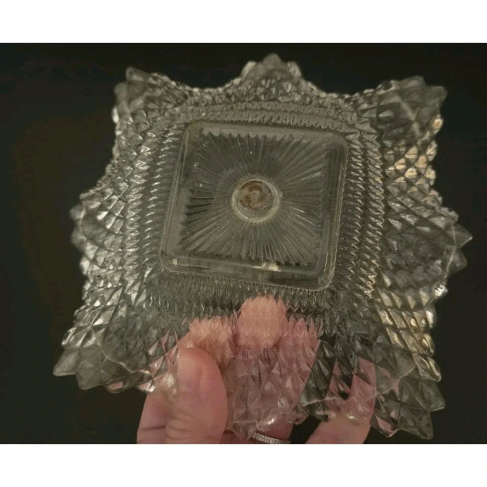 Vintage‎ INDIANA GLASS Diamond Point Pressed Ruffle Edges Candy Dish with Handle